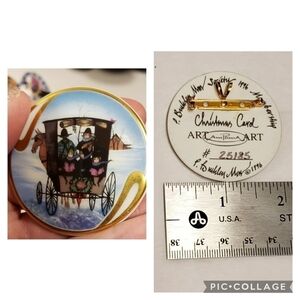 1996 P Buckley Moss Round Brooch/Pendant Christmas Card Horse Drawn Wagon